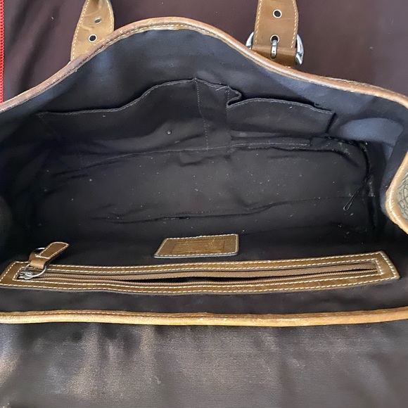 Coach tan signature envelope purse. Well taken care of. - Picture 5 of 8